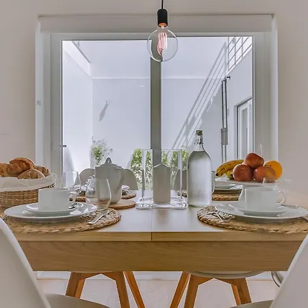 Appartement Feels Like Home Salitre Modern Garden Apartment *