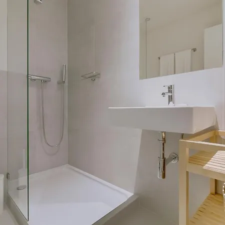 Feels Like Home Salitre Modern Garden Apartment Appartement *
